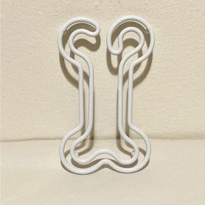 BONE DESIGN TRIVET GREAT FOR PET OWNERS EXCELLENT CONDITION